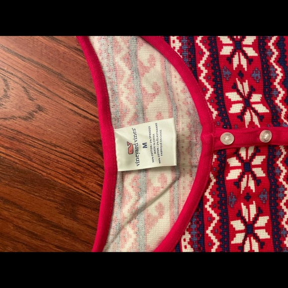 Vineyard vines Christmas pajama set - Picture 3 of 3